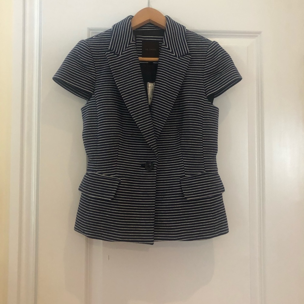 Women shortsleeved top